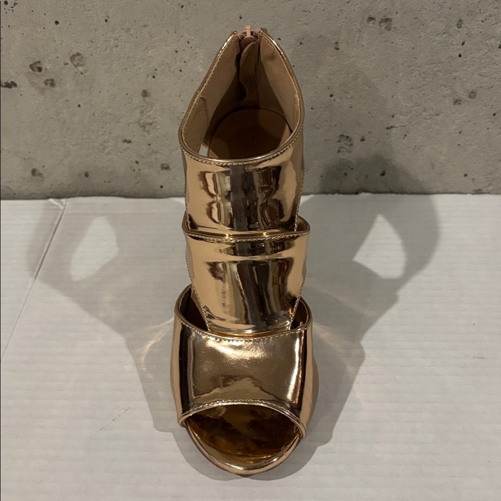 Yoki Metallic Gold Peep-Toe Sandals - Size 6 - Picture 4 of 9